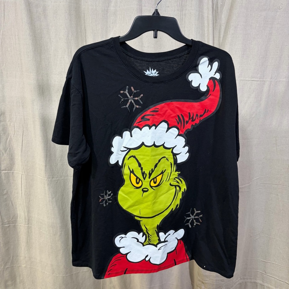 The Grinch Christmas Tee